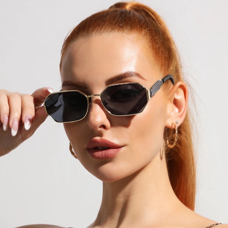 Vintage Fashion Female - ใหม่แฟชั่นแว่นตากันแดดวินเทจผู้หญิงผู้ชายยี่ห้อดีไซเนอร์ เรโทรโลหะรูปสี่เหลี่ยมผืนผ้าแว่นตากันแดดหญิงชายยอดนิยมแว่นตาสีดำ