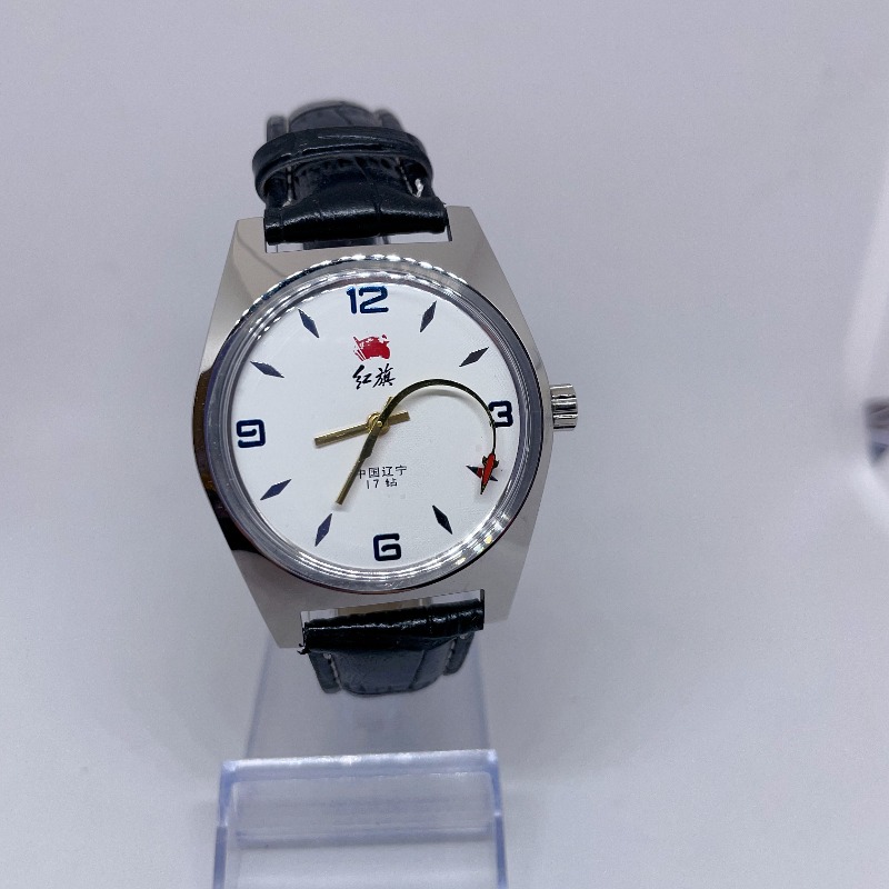 Vintage Fashion Watches - เรด แฟล็ก เซิร์ฟ เดอะ พีเพิล นาฬิกาข้อมือผู้ชายแบบไขลานด้วยมือ