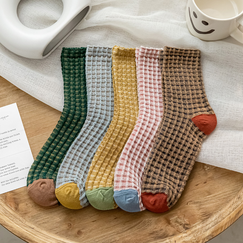 Vintage Fashion Korea - ถุงเท้าแฟชั่นสีขาวลายดอกไม้สไตล์ฮาราจูกุของผู้หญิงถุงเท้าวินเทจผ้าแจ็คการ์ดสไตล์เกาหลีผ้าฝ้ายลำลองน่ารักสำหรับเด็กผู้หญิงถุงเท้าสีน้ำตาลตลก1คู่