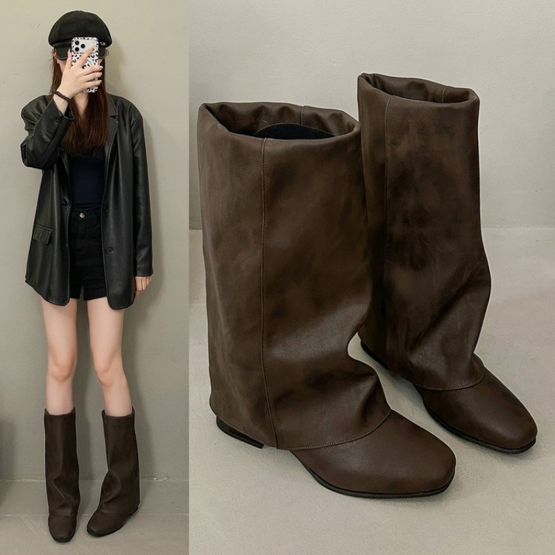 Vintage Fashion Boots - รองเท้าบูทแฟชั่นวินเทจหัวเหลี่ยมรุ่นใหม่ปี 2026 สำหรับผู้หญิง, รองเท้าบูททรงหลวม, รองเท้าบูทสั้นระดับกลางน่องที่ช่วยให้ดูเพรียวสำหรับผู้หญิง