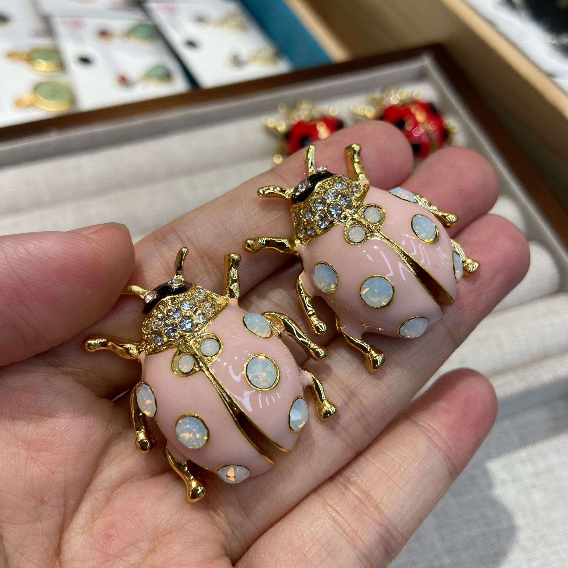 2026 ต่างหูวินเทจรูปเต่าทองประ - Vintage Fashion Bug บทวิจารณ์และราคา