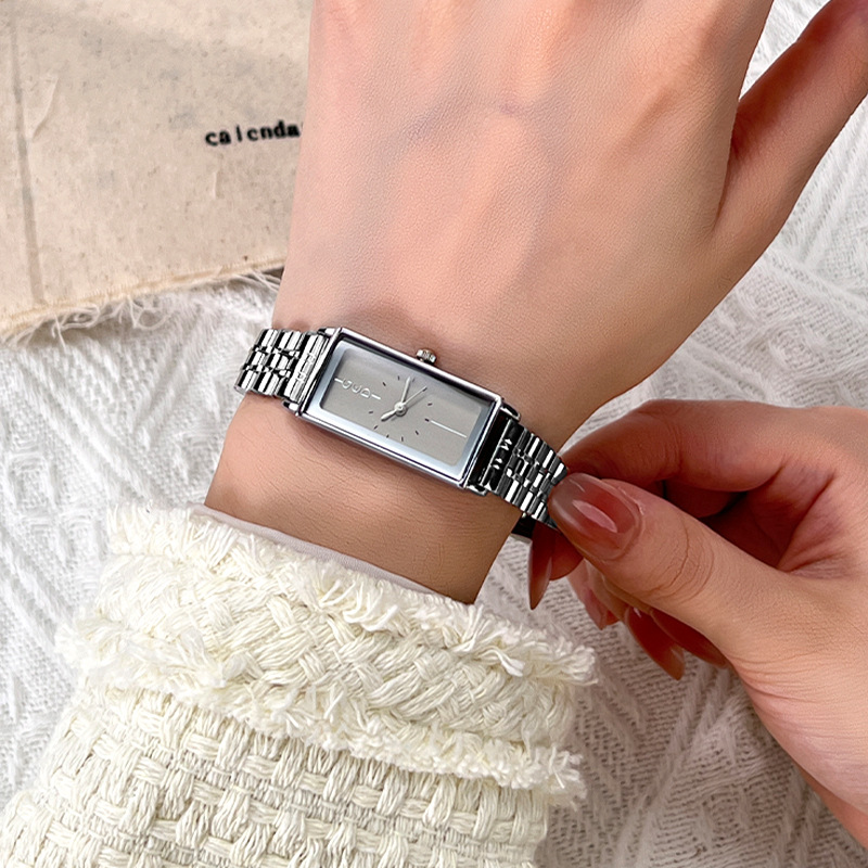 GEDI นาฬิกาสายสแตนเลสทรงสี่เหล - Vintage Fashion Watches บทวิจารณ์และราคา