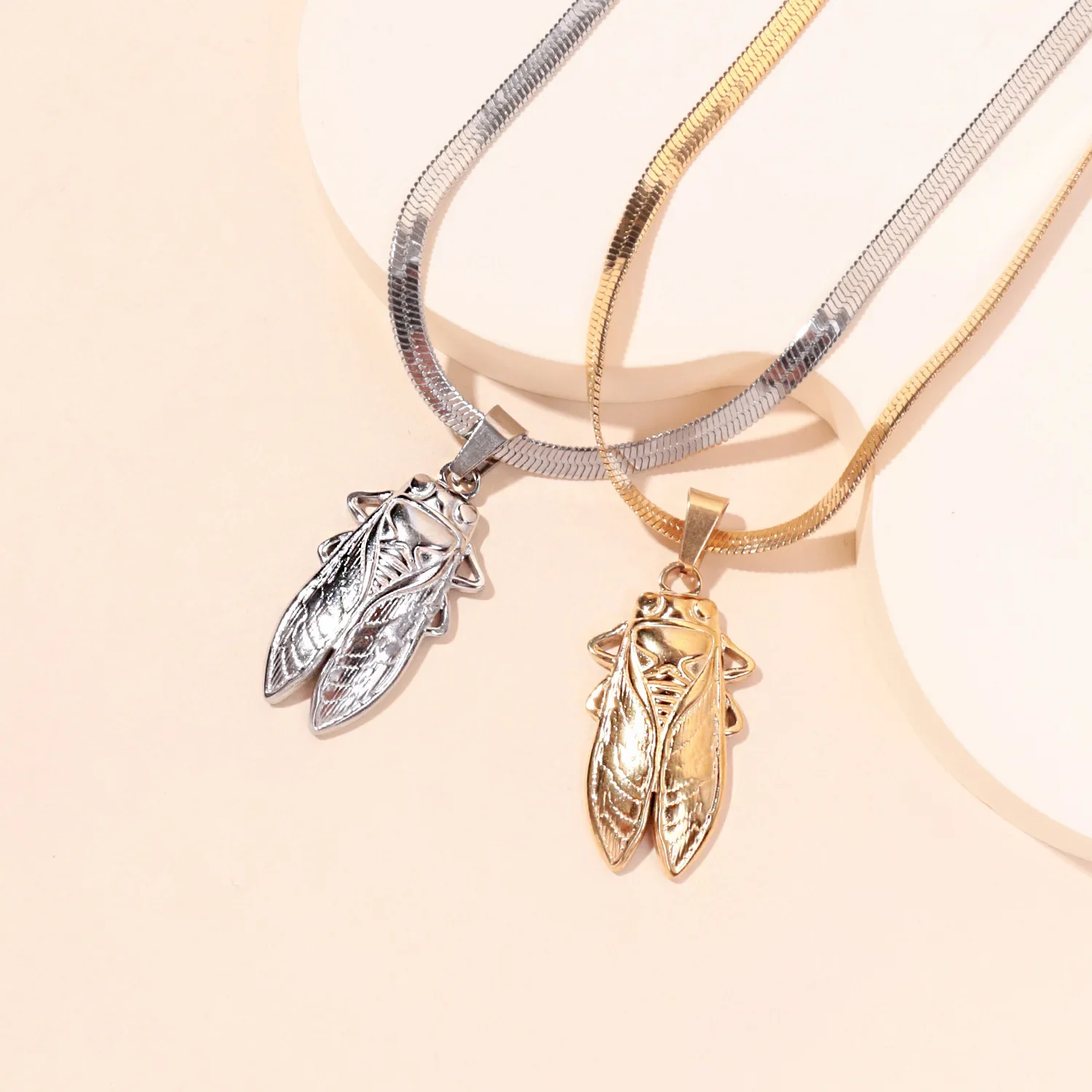 สร้อยคอโซ่ใบใหญ่ทำจากสแตนเลสโบ - Vintage Fashion Bug บทวิจารณ์และราคา