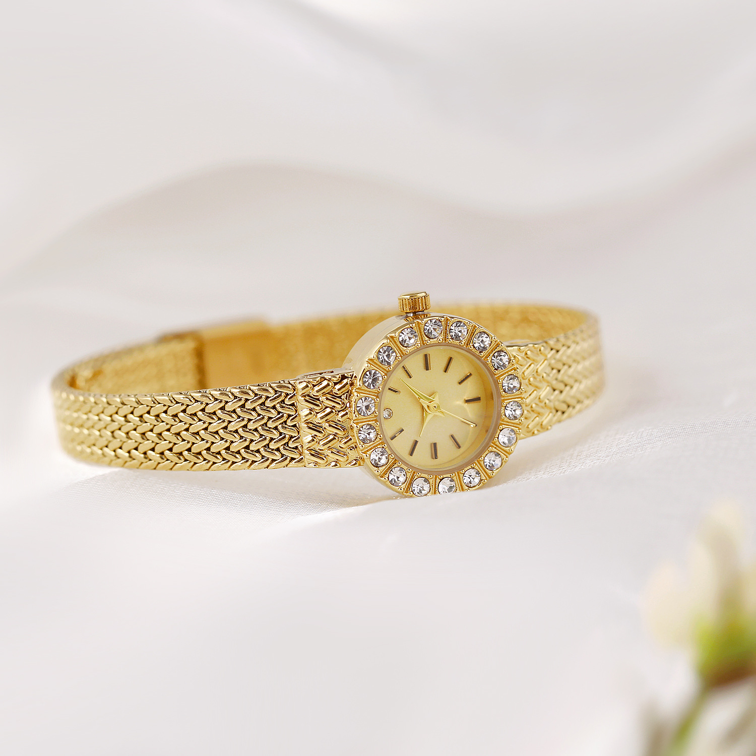 นาฬิกาข้อมือสตรีวินเทจอารมณ์หร - Vintage Fashion Watches บทวิจารณ์และราคา