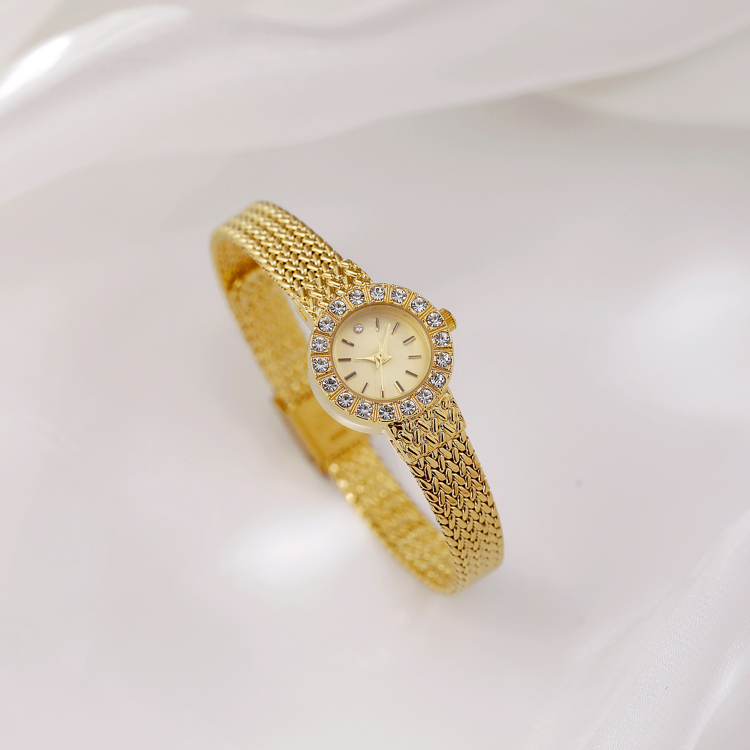นาฬิกาข้อมือสตรีวินเทจอารมณ์หร - Vintage Fashion Watches บทวิจารณ์และราคา