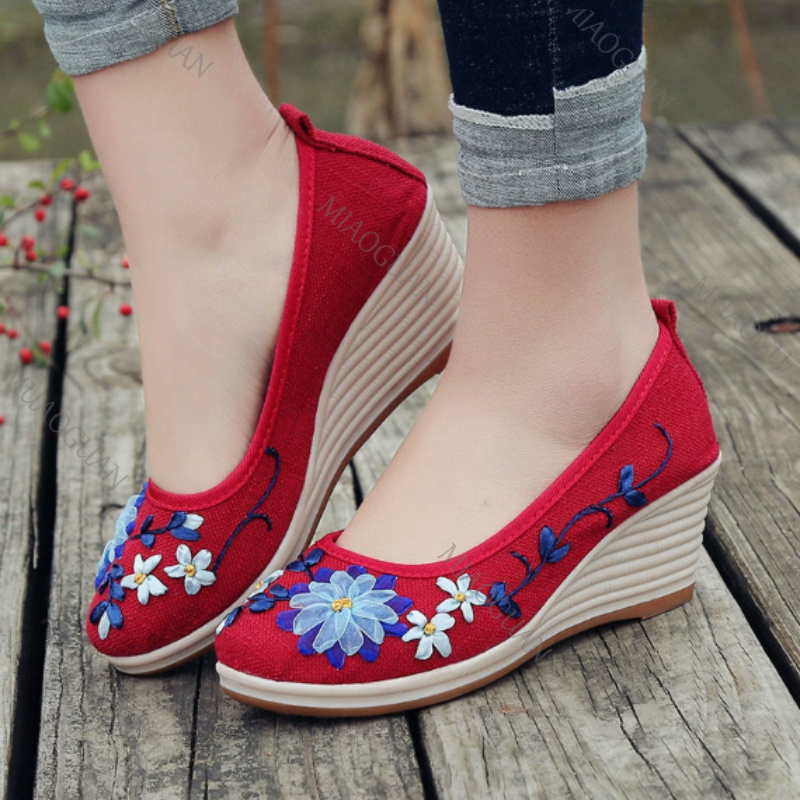 รองเท้าส้นเตารีดปักลายสำหรับผู - Vintage Fashion Female บทวิจารณ์และราคา