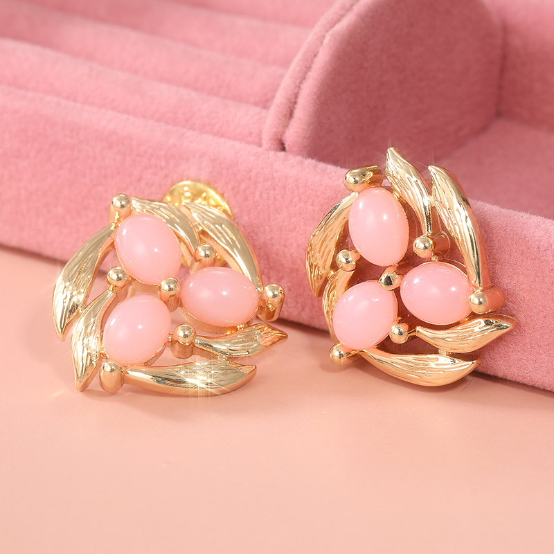 ต่างหูแบบติดหูประดับดอกไม้สีชม - Vintage Fashion Vogue บทวิจารณ์และราคา