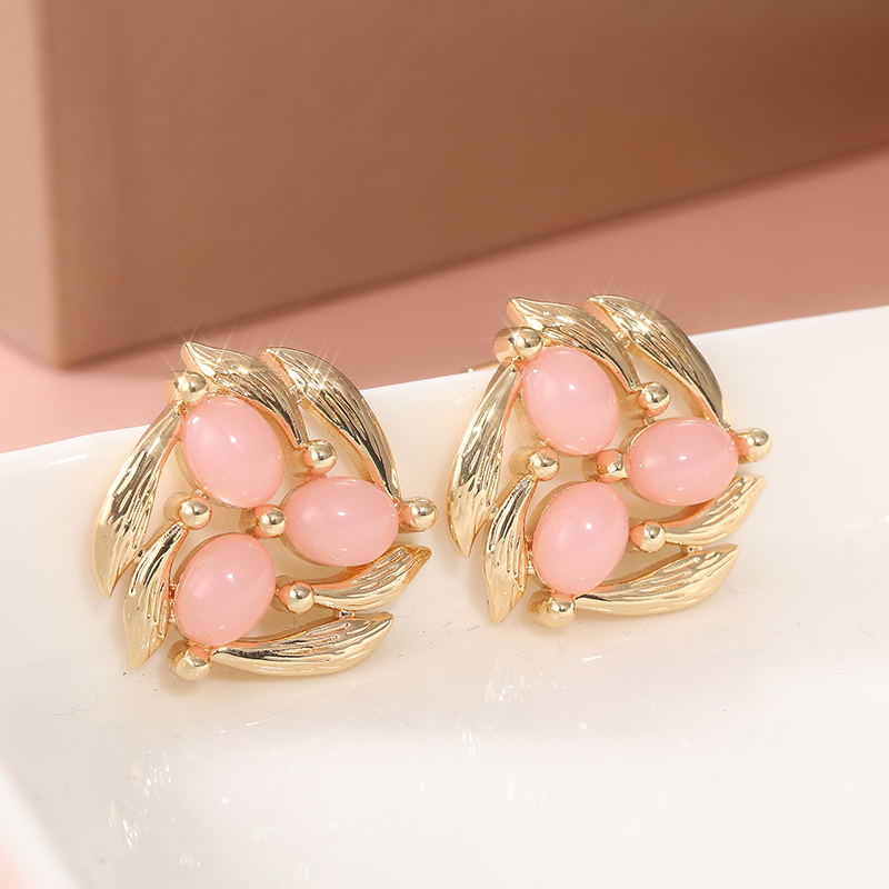 ต่างหูแบบติดหูประดับดอกไม้สีชม - Vintage Fashion Vogue บทวิจารณ์และราคา